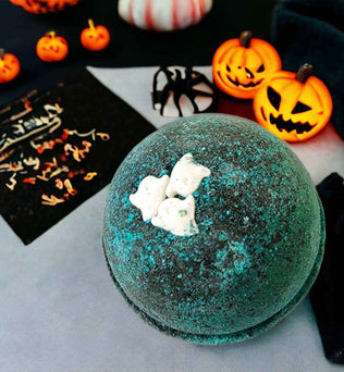 Bath Bomb | Evolve Botanica | Haunted (Seasonal>Halloween) - Expressly Marketplace