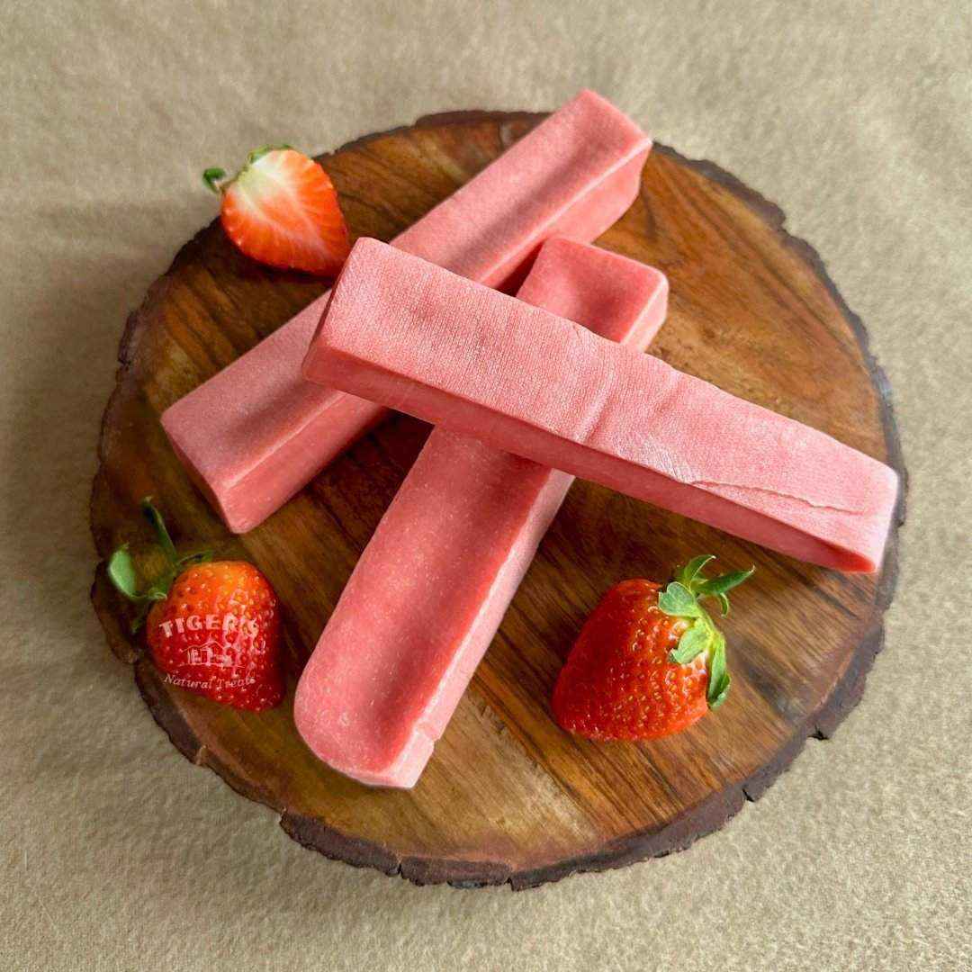 Strawberry Yak Chews for Dog, Valentine's Day Dog Treats - Expressly Marketplace