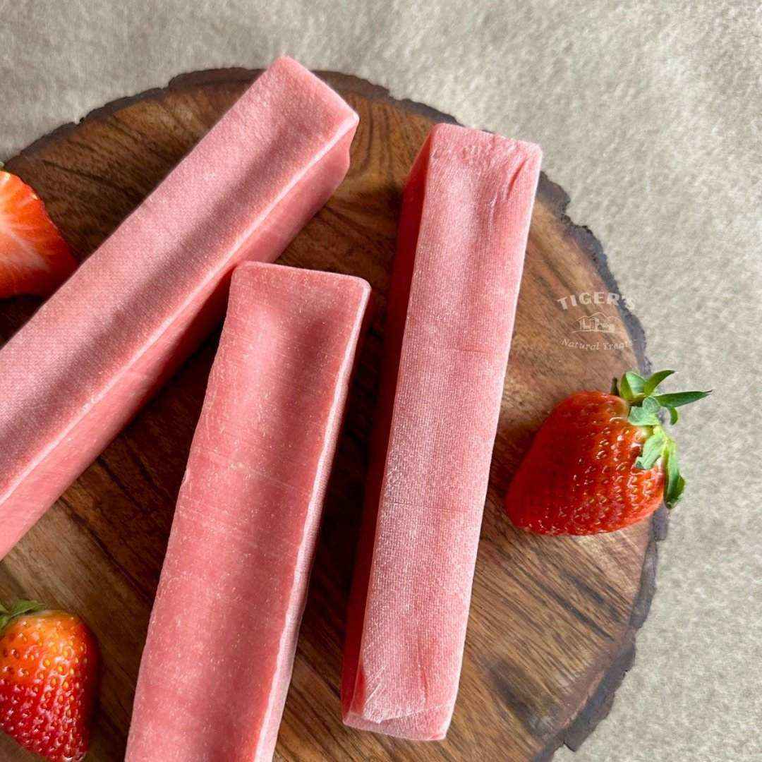 Strawberry Yak Chews for Dog, Valentine's Day Dog Treats - Expressly Marketplace