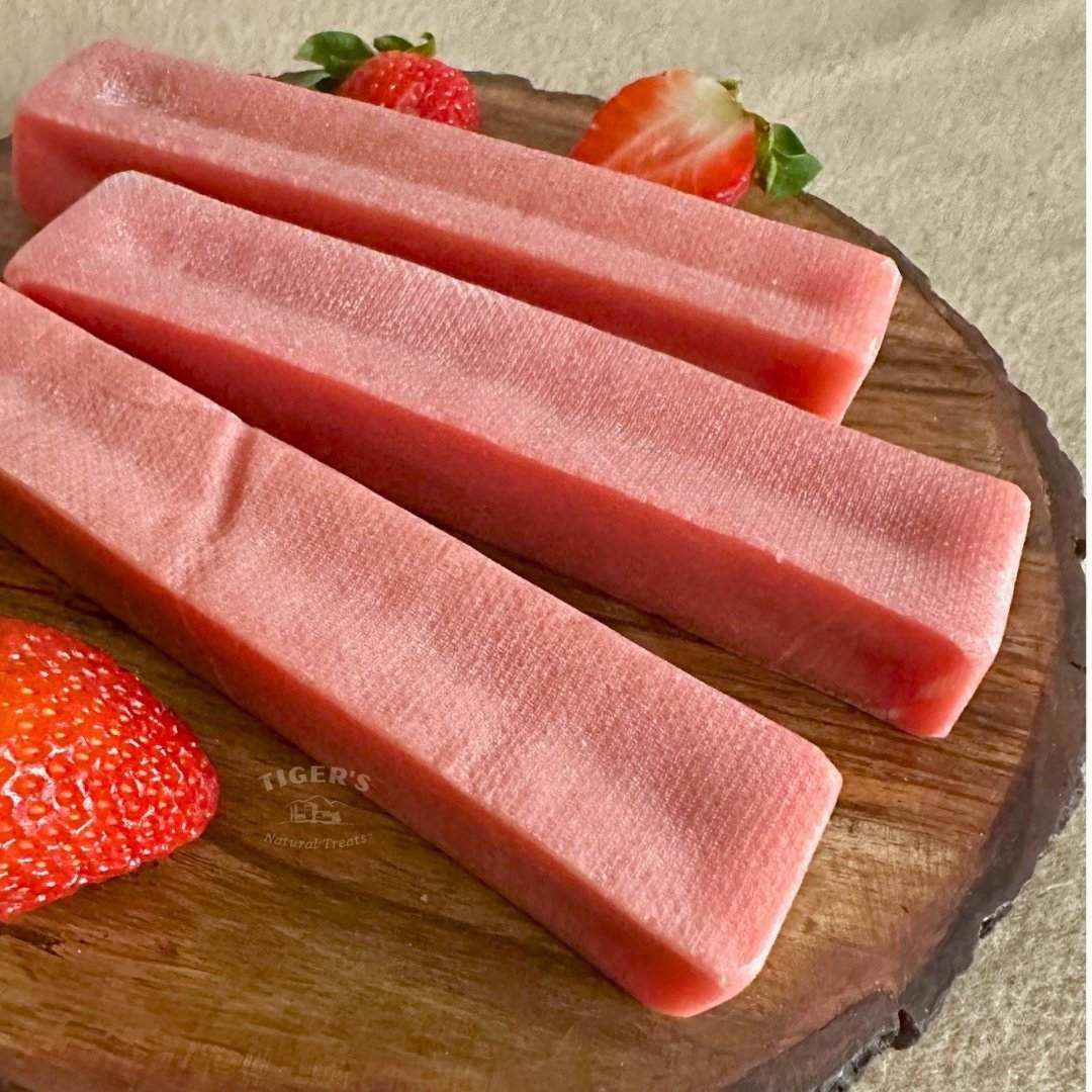 Strawberry Yak Chews for Dog, Valentine's Day Dog Treats - Expressly Marketplace