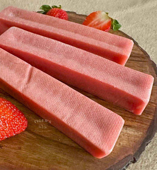 Strawberry Yak Chews for Dog, Valentine's Day Dog Treats - Expressly Marketplace